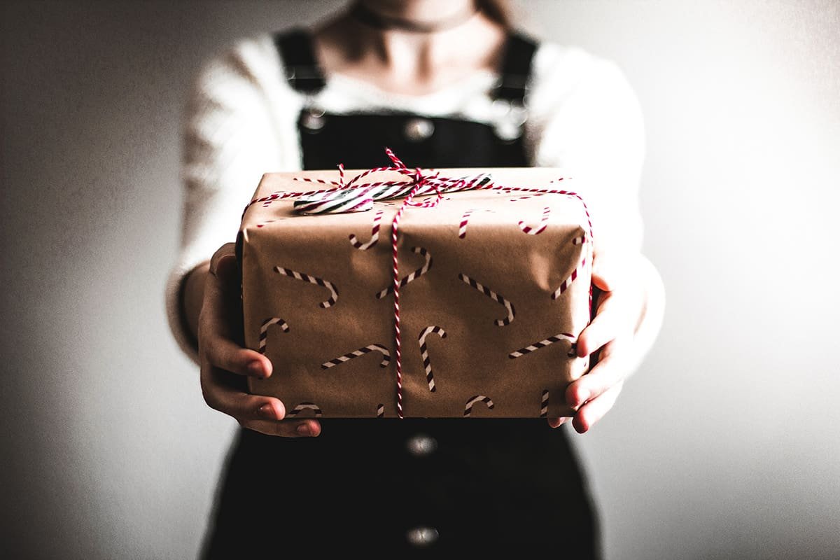 Creative Client Gift Ideas That Aren’t Cringe: End-of-Year Gifting for 2025